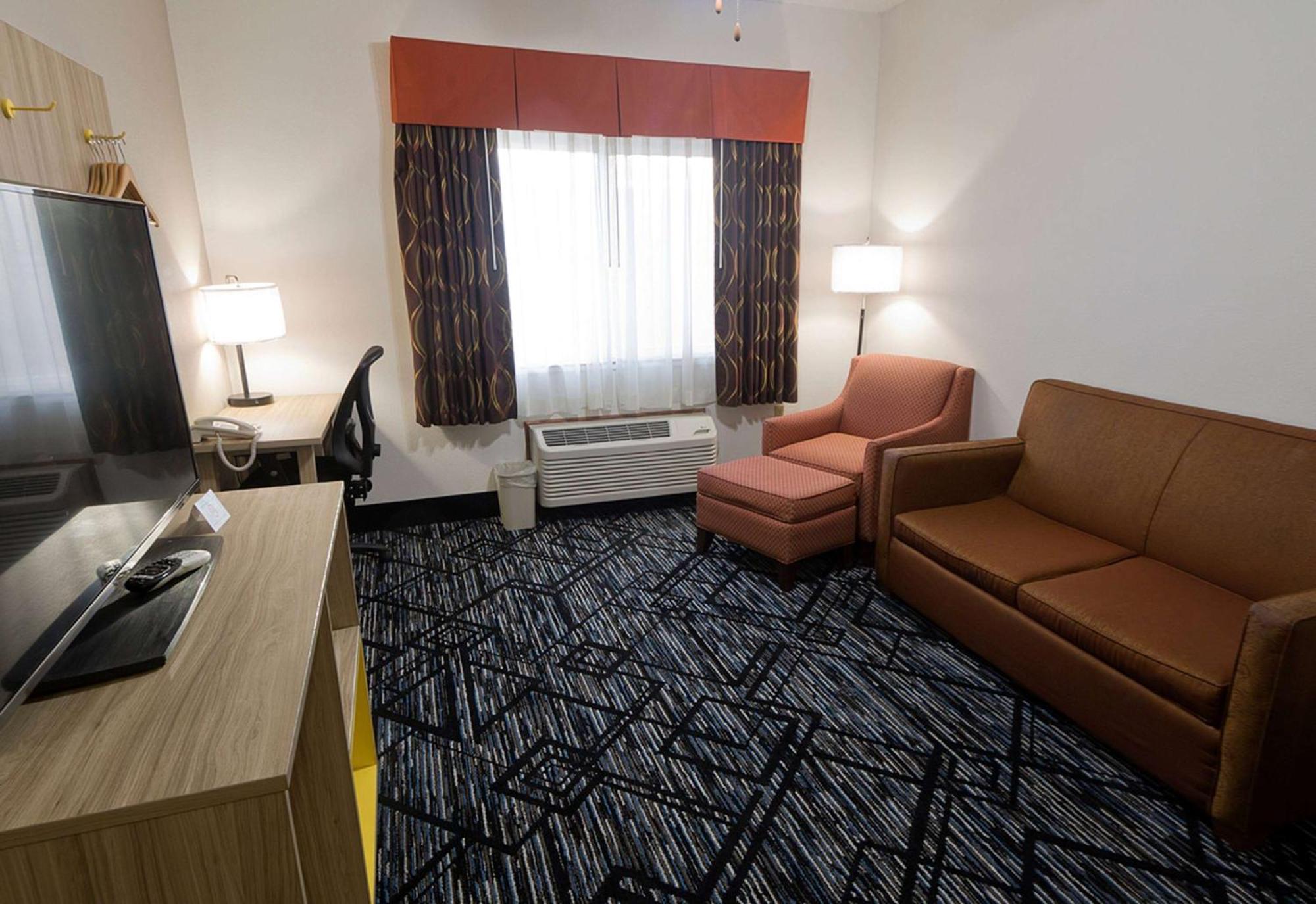 Ramada Limited Decatur Hotel Forsyth Exterior photo